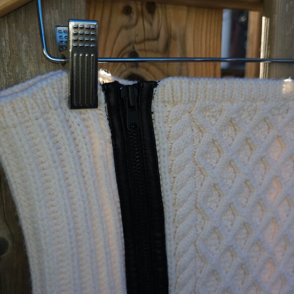 CLUB MONACO Cable Knit Skirt Women's One Size 100% Merino Wool - Picture 5 of 6